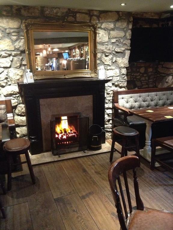 Riccarton Inn Currie Exteriér fotografie